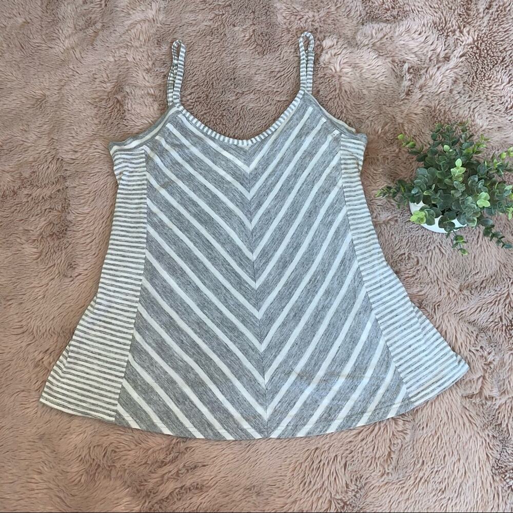 Puella Anthro Gray & White Striped Chevron Print Casual Tank Top Size Medium